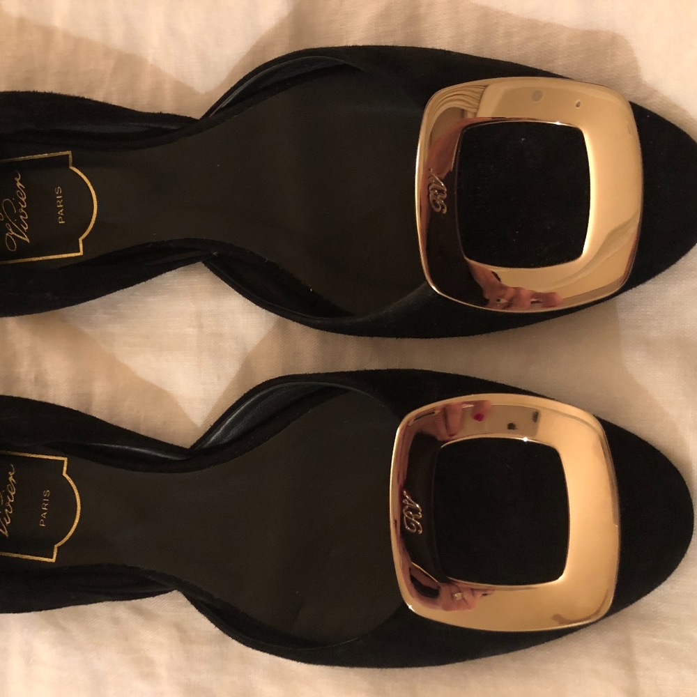 Rodger Vivier Flats 7  1/2 = 37 1/2